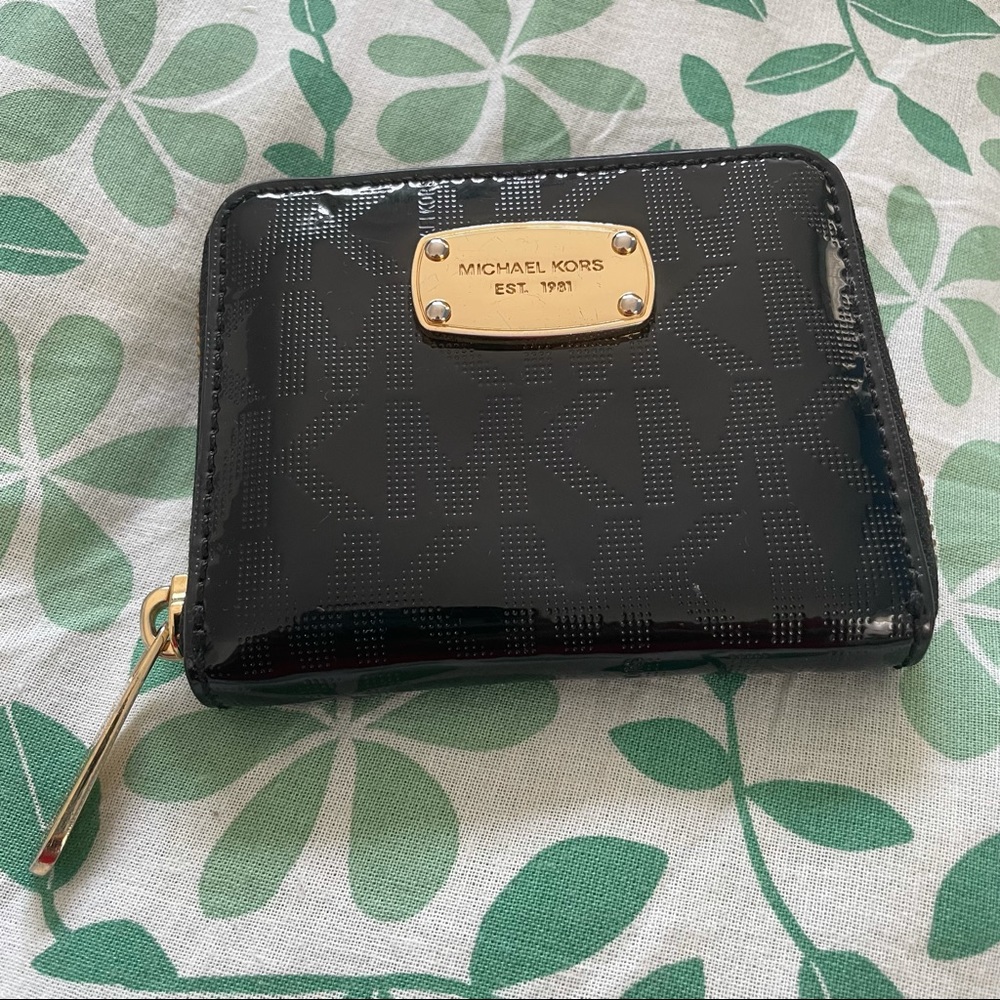 Patent black leather Michael Kors walllet